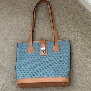 Dooney & Bourke Bag